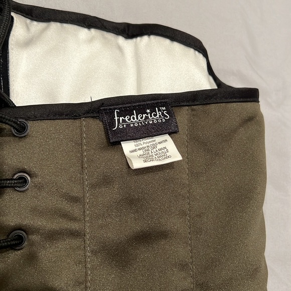 ⭐️NWOT Frederick’s of Hollywood Reversible Front Zip Strapless Corset Top ♥️ - Picture 4 of 7